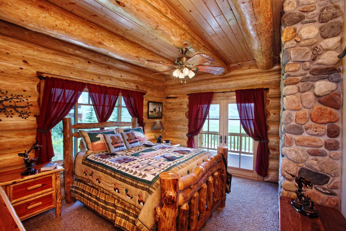 Interiors Yellowstone Log Homes